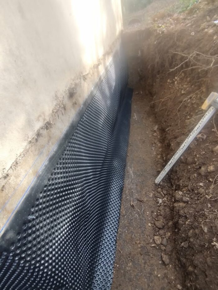Séparation eaux usées et eaux pluviales, pose dune station de relevage et raccordement au réseau sous voirie